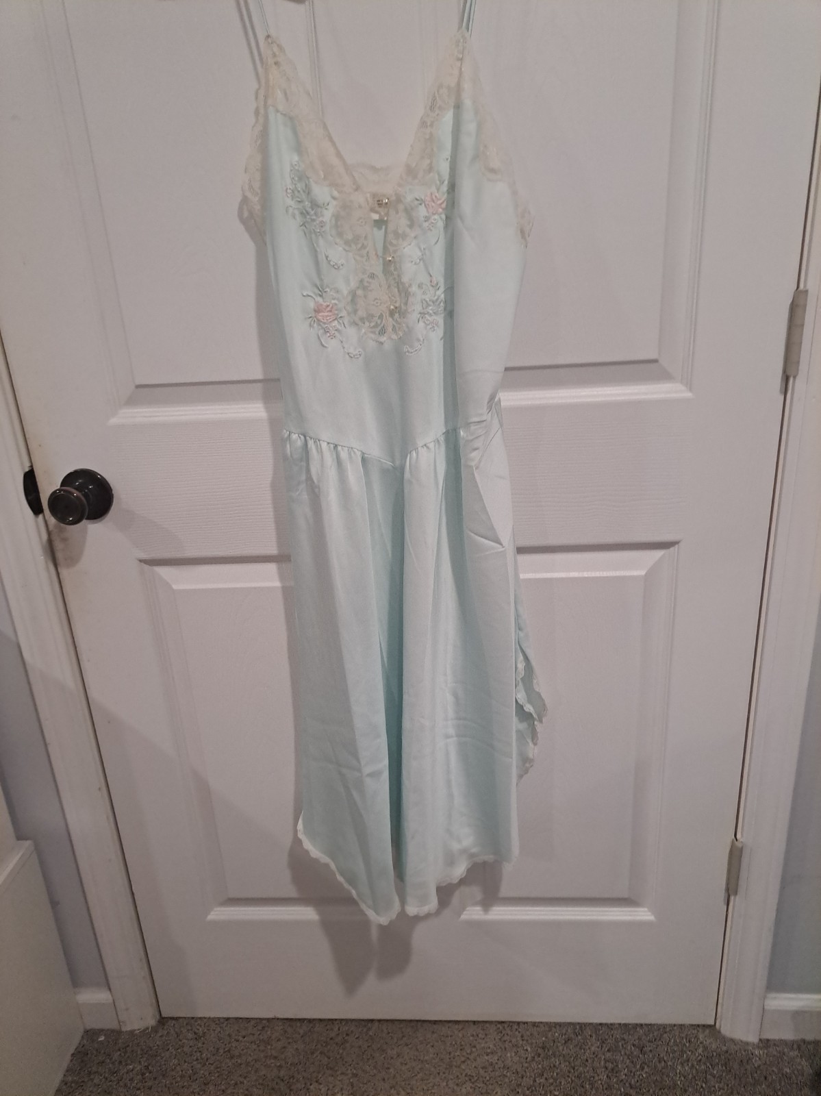 Vtg Sara Beth Gown M Pale Aqua Lace Bodice Curved Slit Hem Pearl Button Soft