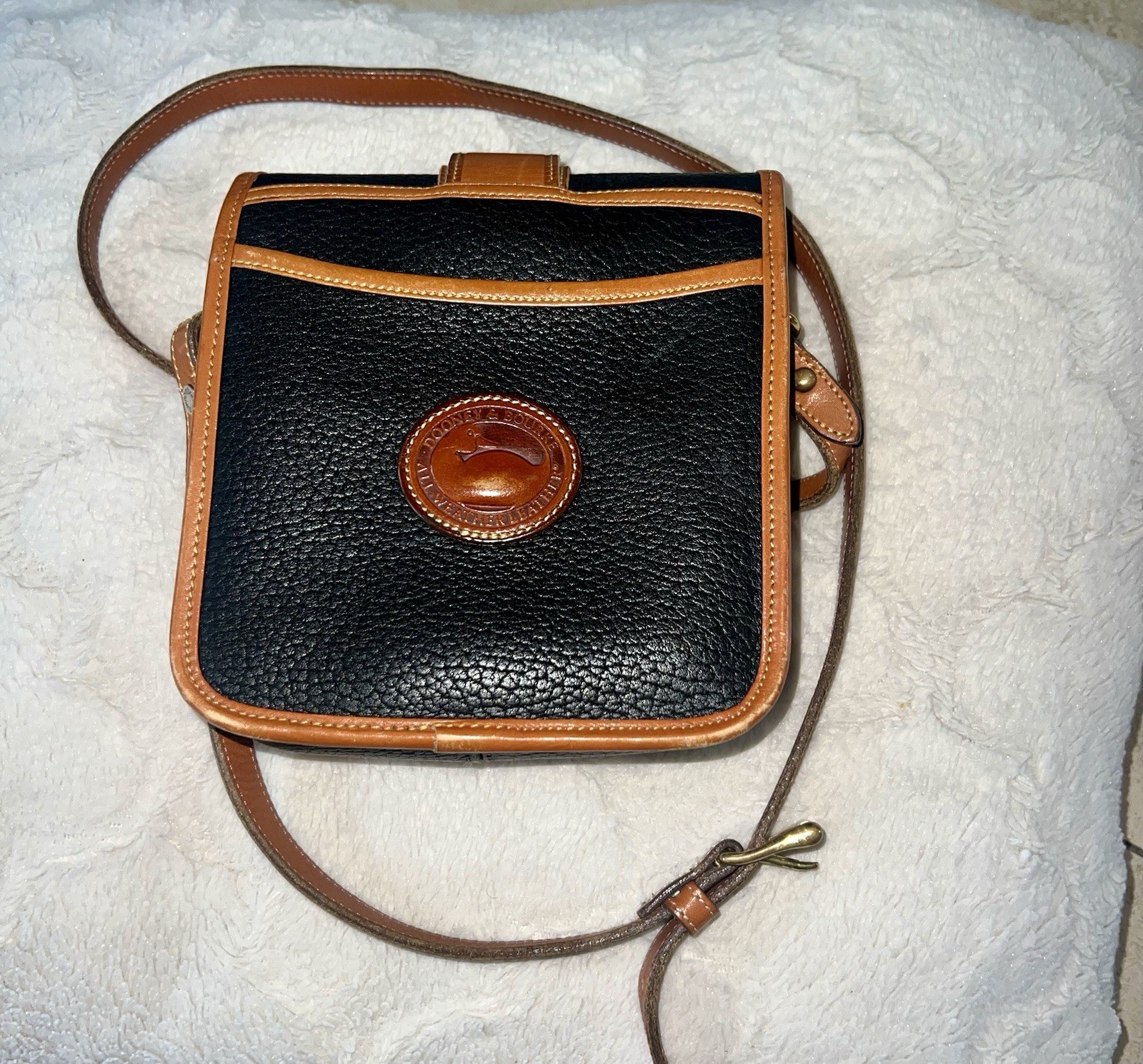 Vtg Dooney & Bourke All-Weather Leather Small Crossbody Marble Bag AWL