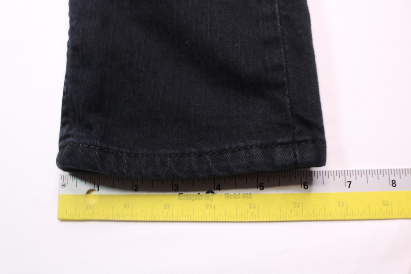Levi Strauss & Co 511 Men’s Jeans Slim Fit Stretch – Size 29×32 – Color Black