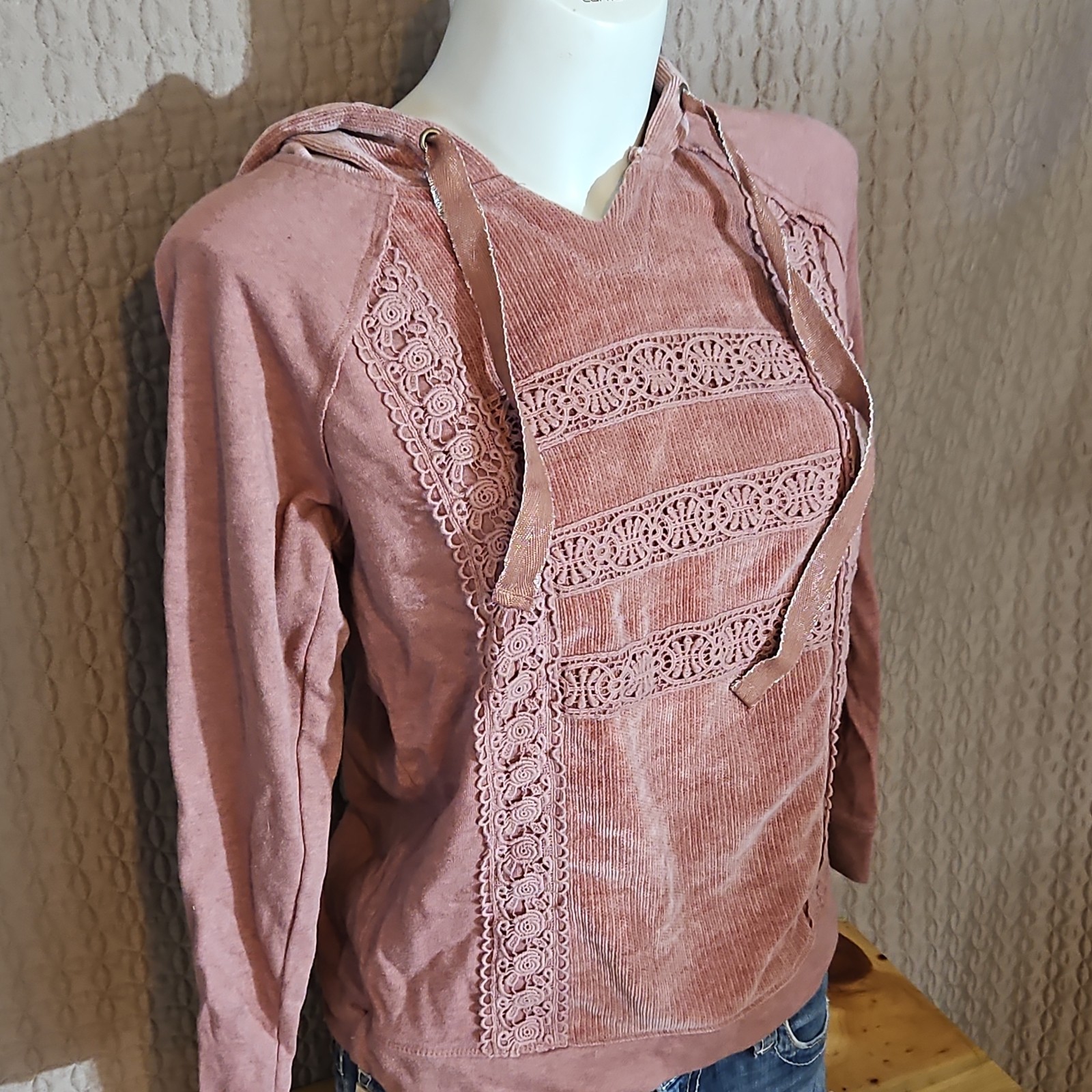 Tremont Co Women’s M Pink Solid Pullover Hoodie Hooded Lace Accent Long Sleeve