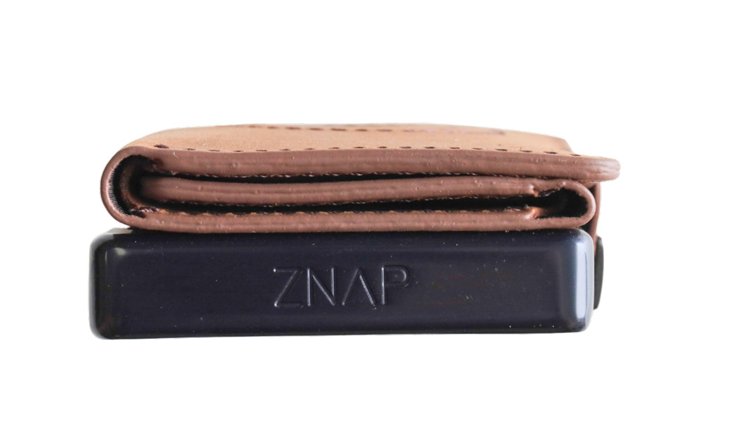 ZNAP RFID Blocking Slim Brown Leather Aluminum Wallet – 12 Card – Air Tag Pocket
