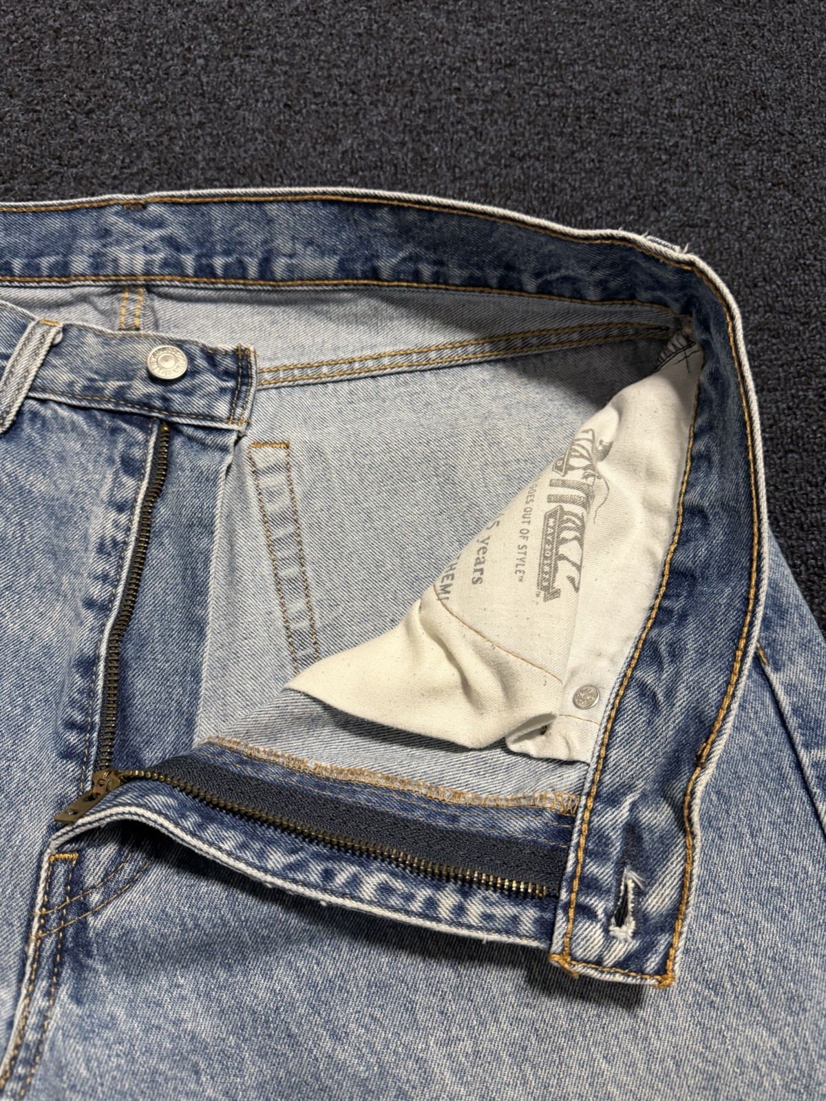 Levi’s® 505® Men’s Regular Fit Jeans Light-Stonewash, 36×32