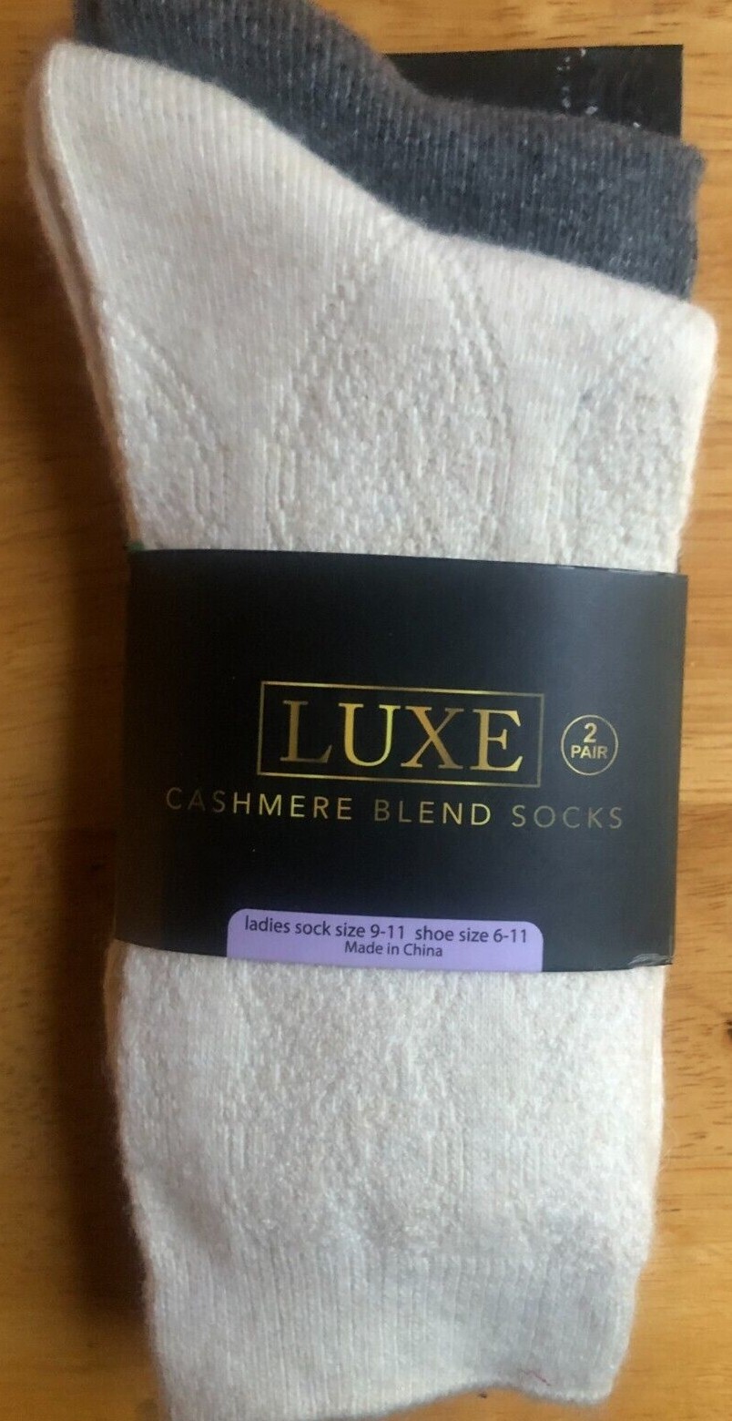 NEW WOMENS LUXE CASHMERE BLEND 2 PAIR CREW SOCKS SIZE 9-11 SHOE SIZE 6-11