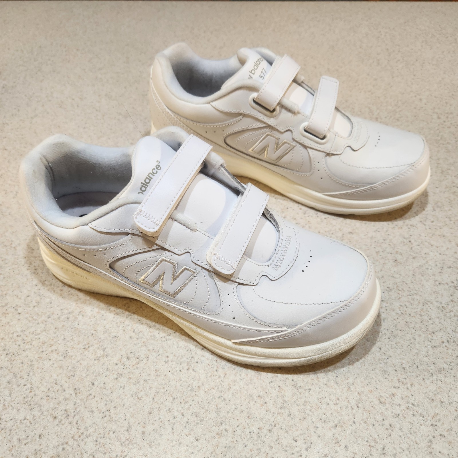 New Balance 577 Walking Shoes Womens Size 10 Women / 8.5 Men White WW577VW