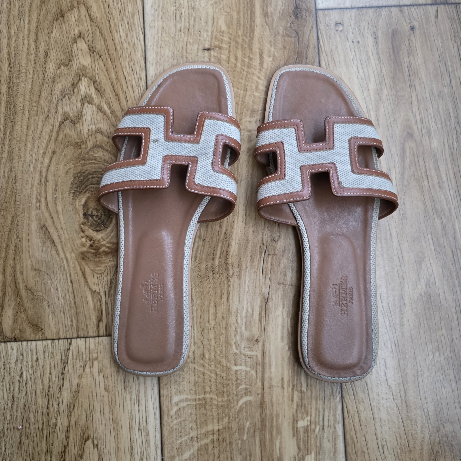 HERMES ORAN LEATHER FLAT SANDALS SLIDES SIZE 39 EU, 8.5 US, 6 UK