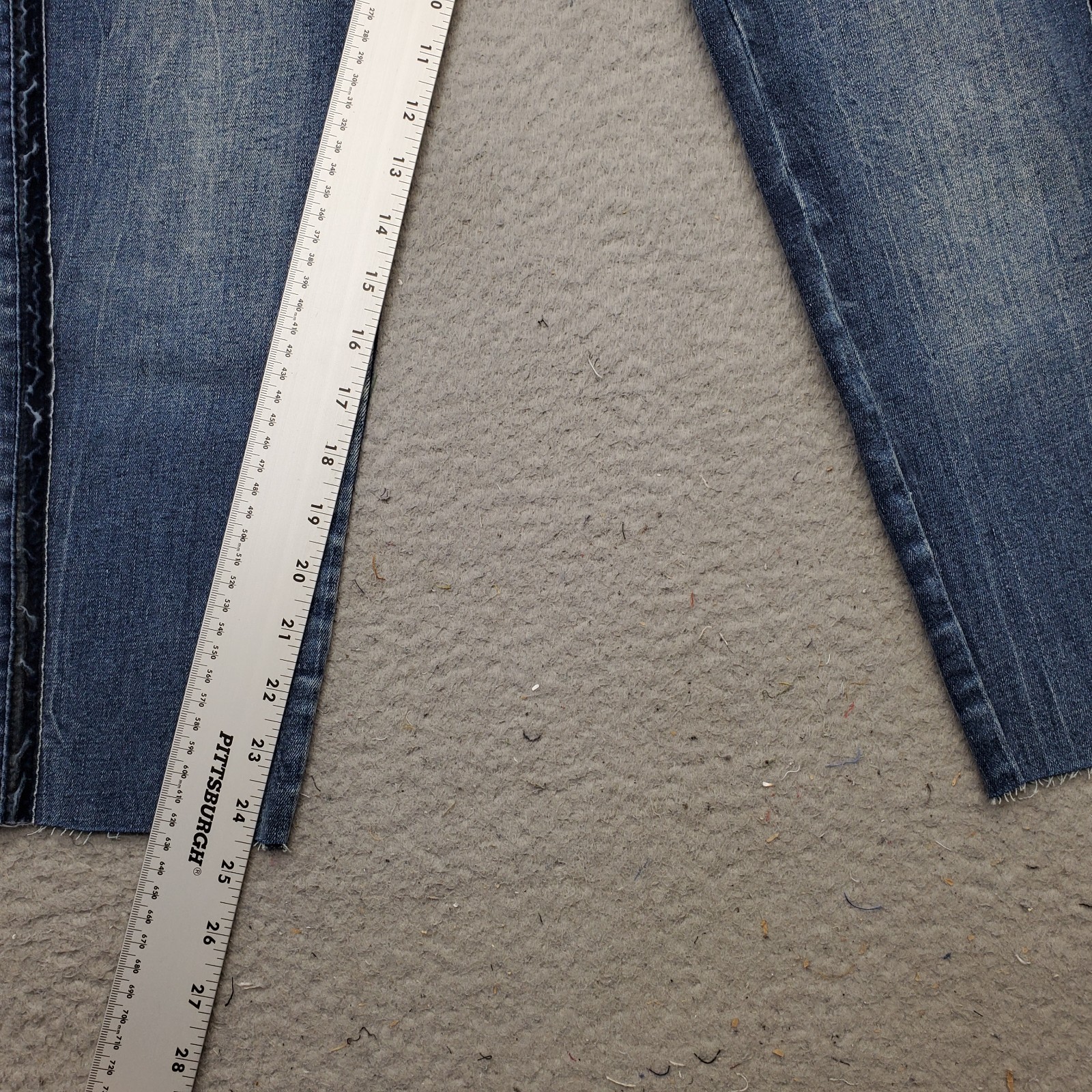 Bianco Jeans Womens Size 31 Blue Denim Stretch Whiskered Frayed Hem Straight Leg