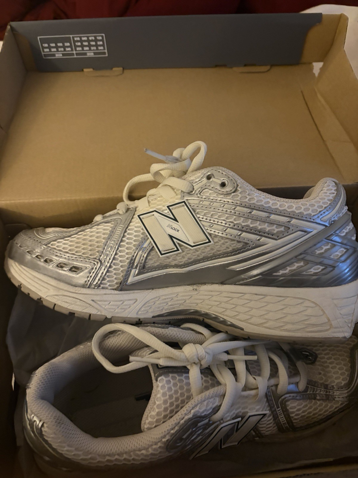New Balance 1960R Grey/white/green. Barley worn – Comes with box
