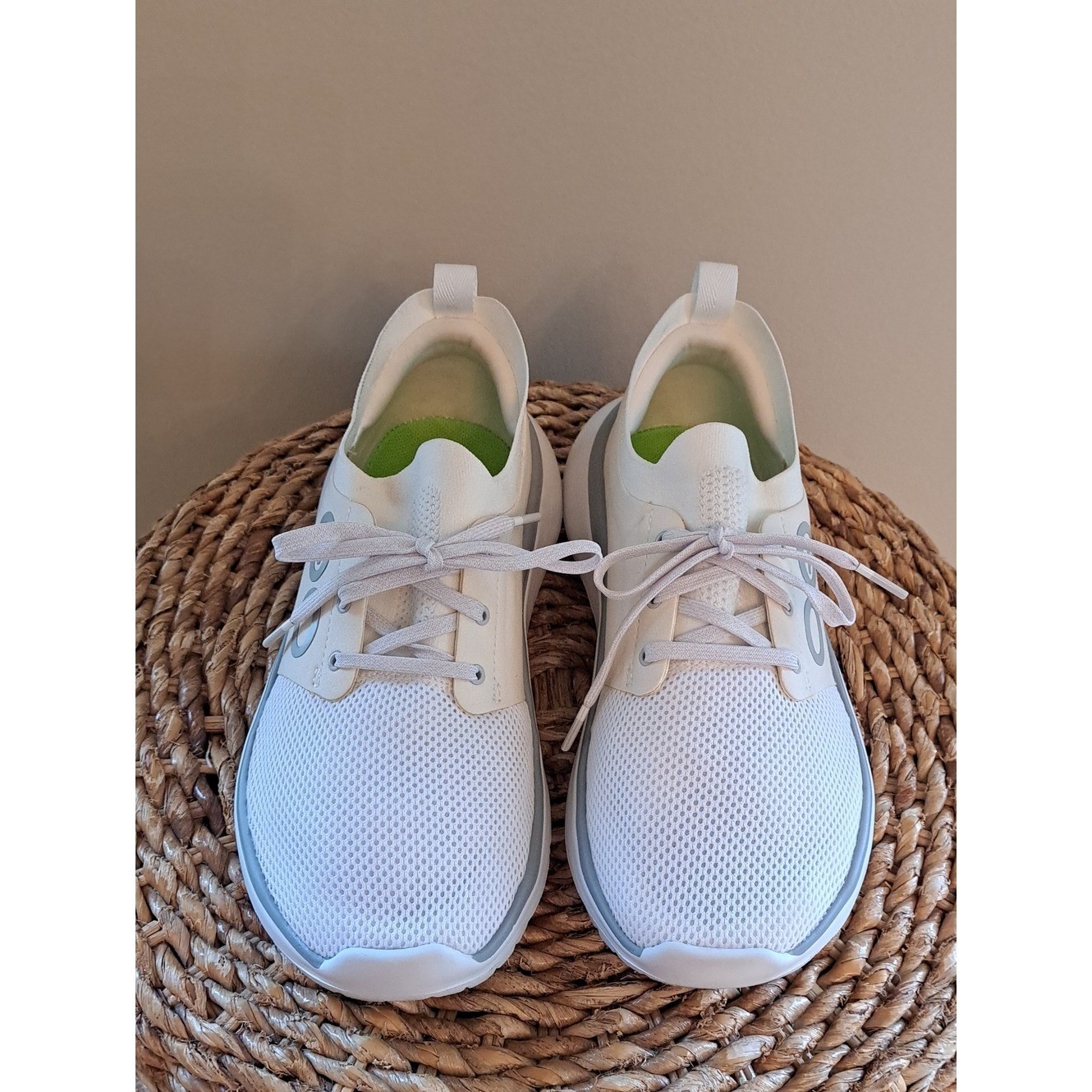 OOFOS Unisex OOmy Stride Recovery Athletic/Athleisure White Knit Sneakers W10/M8