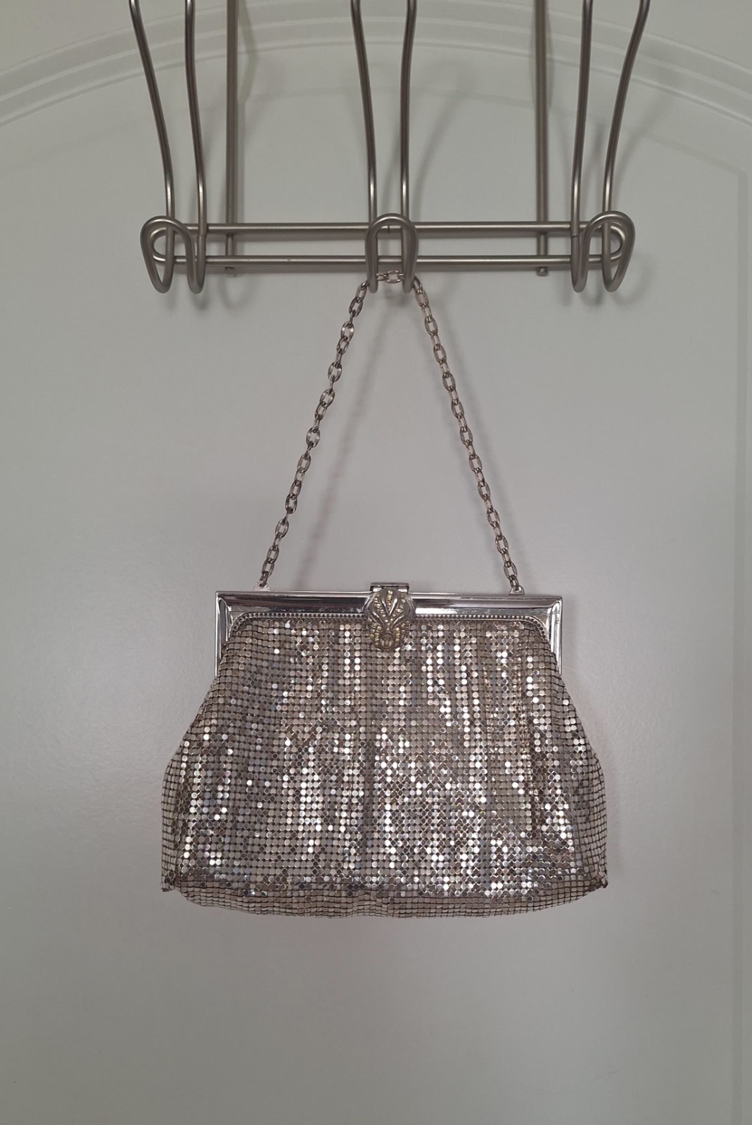 VINTAGE WHITING & DAVIS CO SILVER MESH EVENING PURSE. IN ORIGINAL BOX