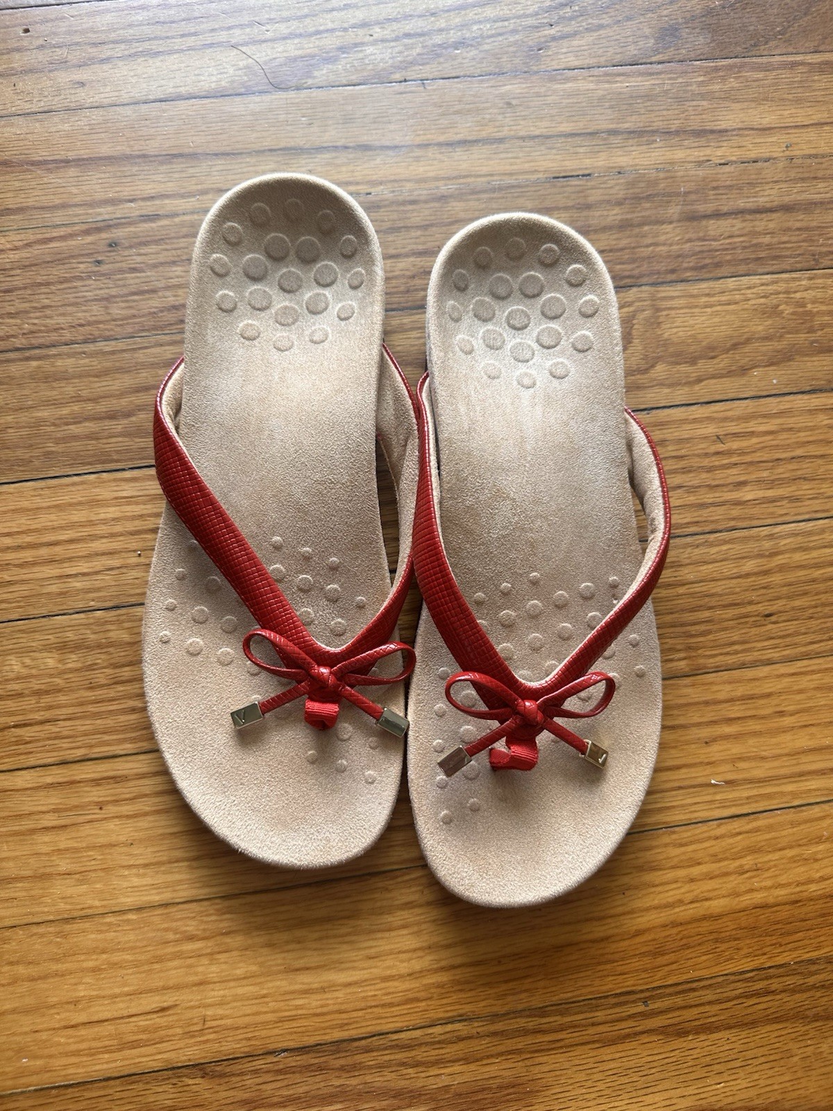 Vionic Bella II Red Leather Bow Thong Sandals Comfort Size 10.5 Orthotic Chic