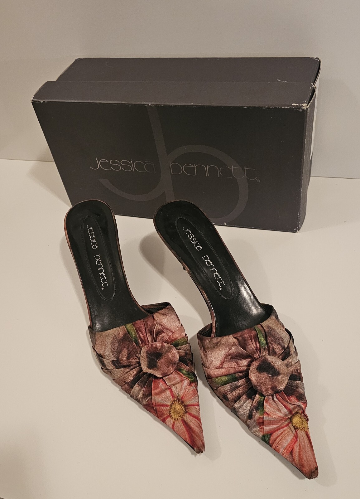 Jessica Bennett Brown Silk Kitten Heel Mules w/Floral Design ITALY 12M.