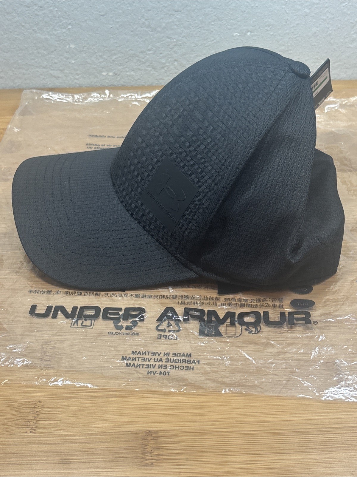 Under Armour 1383438 L/XL Men’s Black Baseball Cap Hat Stretch