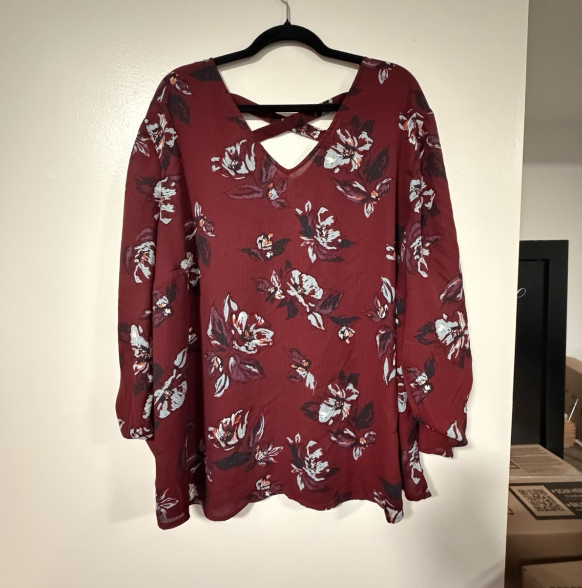 maurices Women Plus Size 2 Burgundy Floral V-Neck Long Sleeve Strappy Blouse