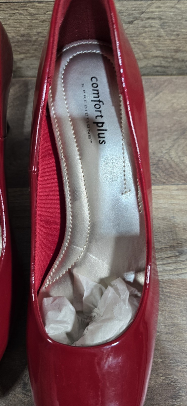 Comfort Plus By Predictions Heels Red New Size 9
