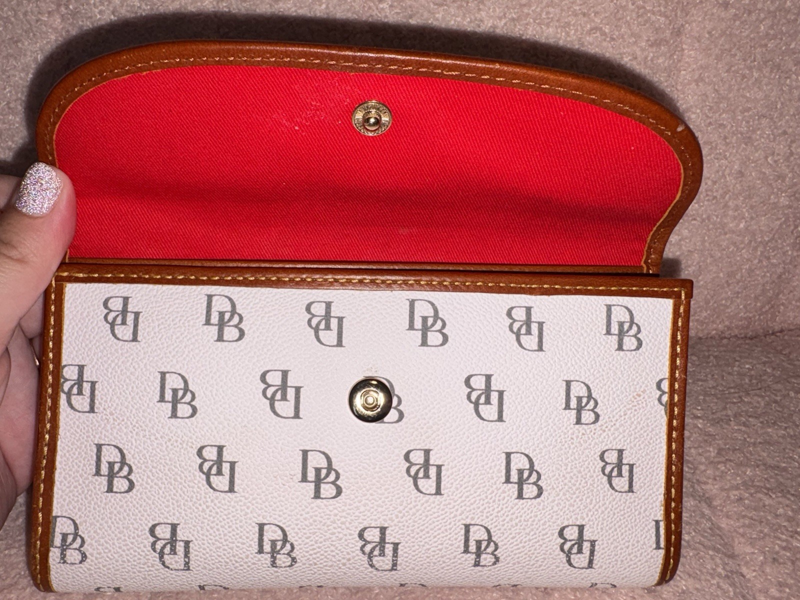 Dooney & Bourke Logo Bifold Wallet Zip Coin Pocket White Brown Red Silver