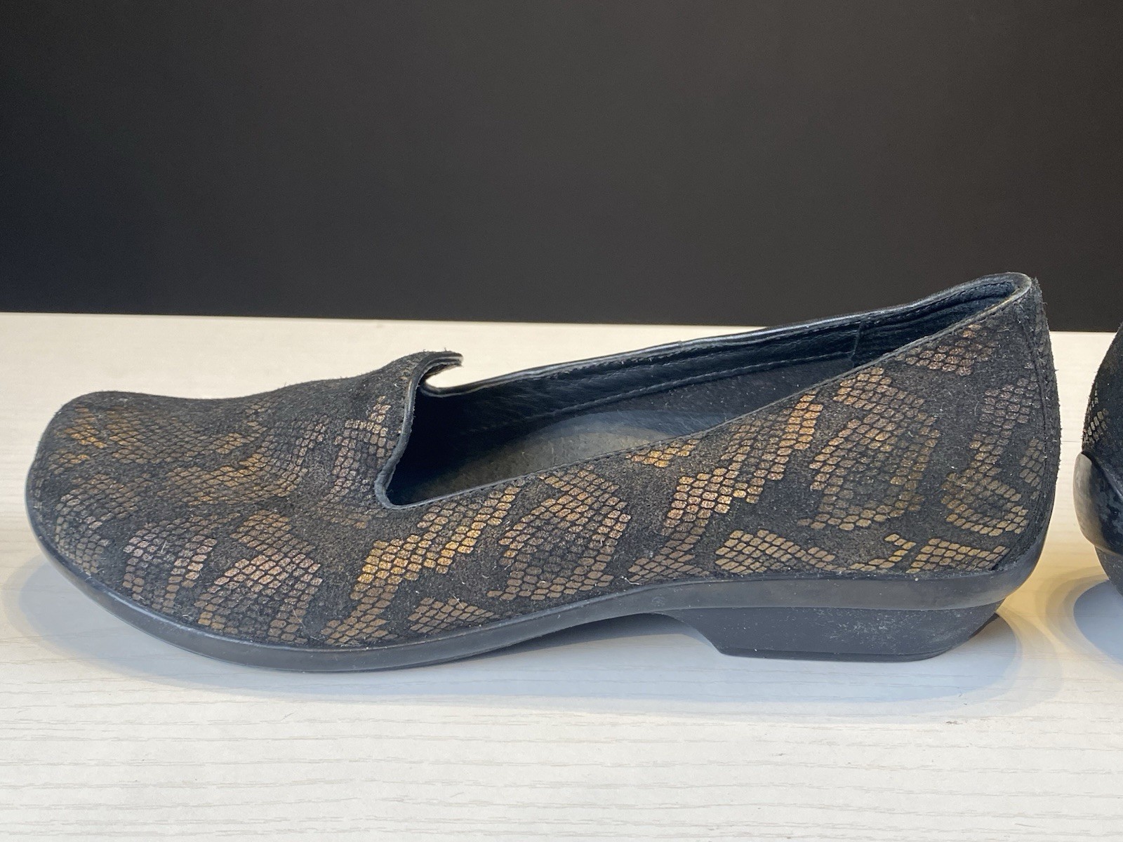 Dansko Women’s Olivia Loafer Size 37 (EU)/6.5-7 (US) Shoe Black Leather Snake