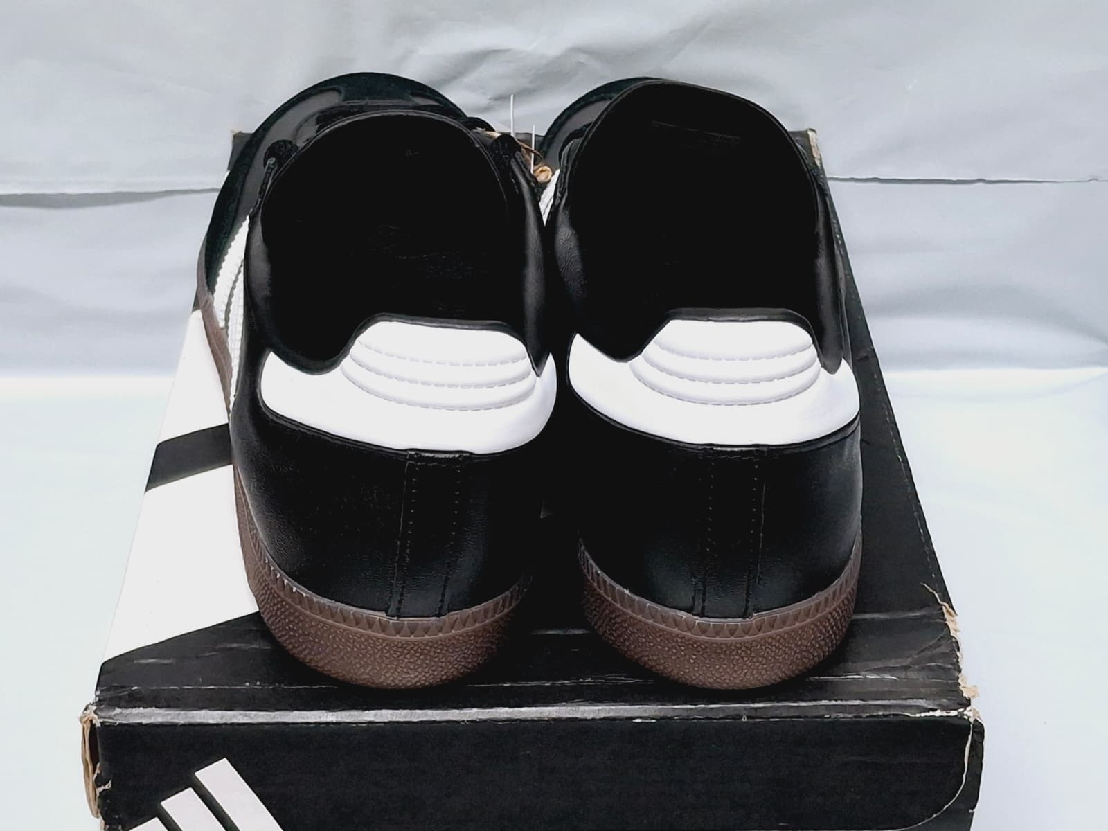 ADS-20 /Adidas Samba shoes, BLACK, size (10 US men-11US women) NEW/DAMAGED BOX