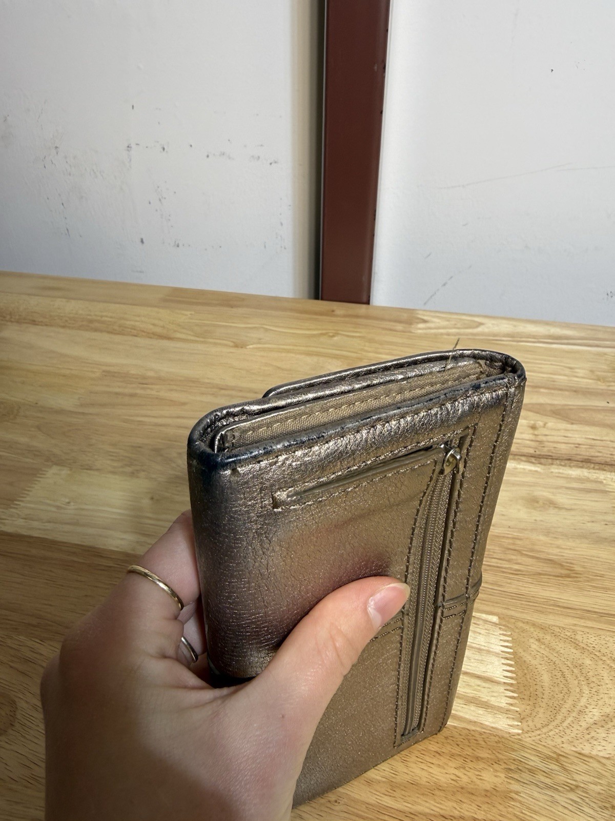 Fossil Shimmer Metallic Gold Leather Trifold Wallet Metal Keyhole Logo Stitching