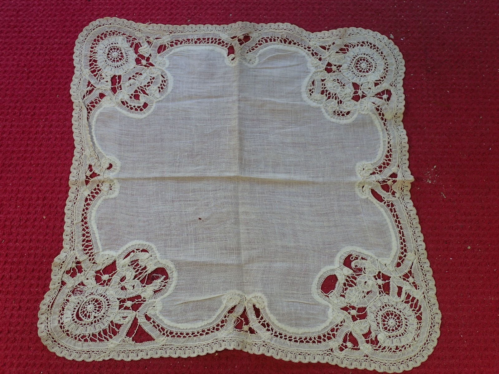 Antique Four (4) 1900 Paris Exposition and Hand Tatting Handkerchiefs