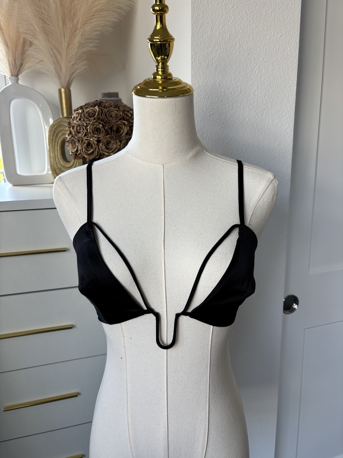 Salty Black Tie Trimmed Strappy Bra Top Adjustable Straps Women’s Size Small