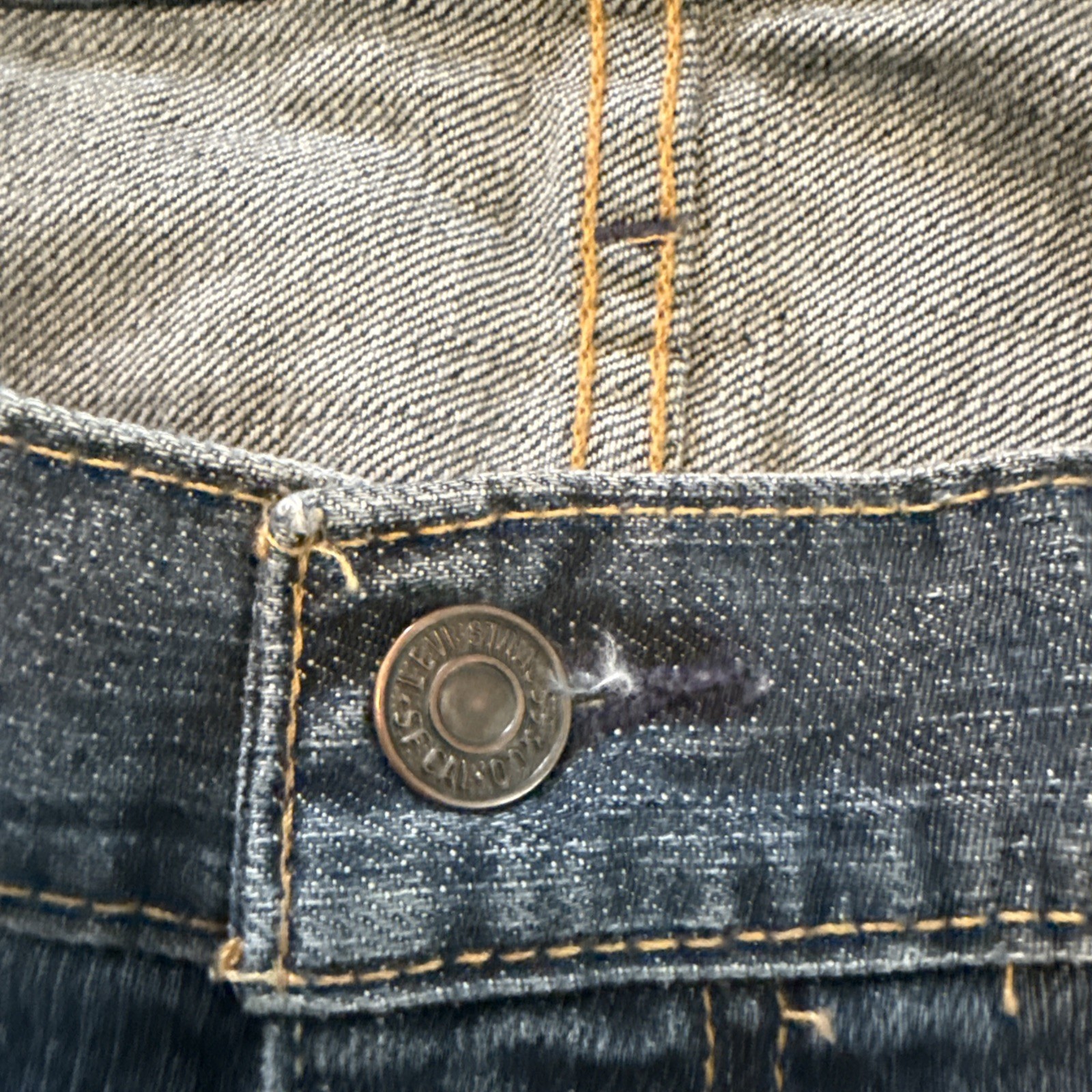 Levi’s 559 Men’s Relaxed Straight Blue Jean 40W-32L