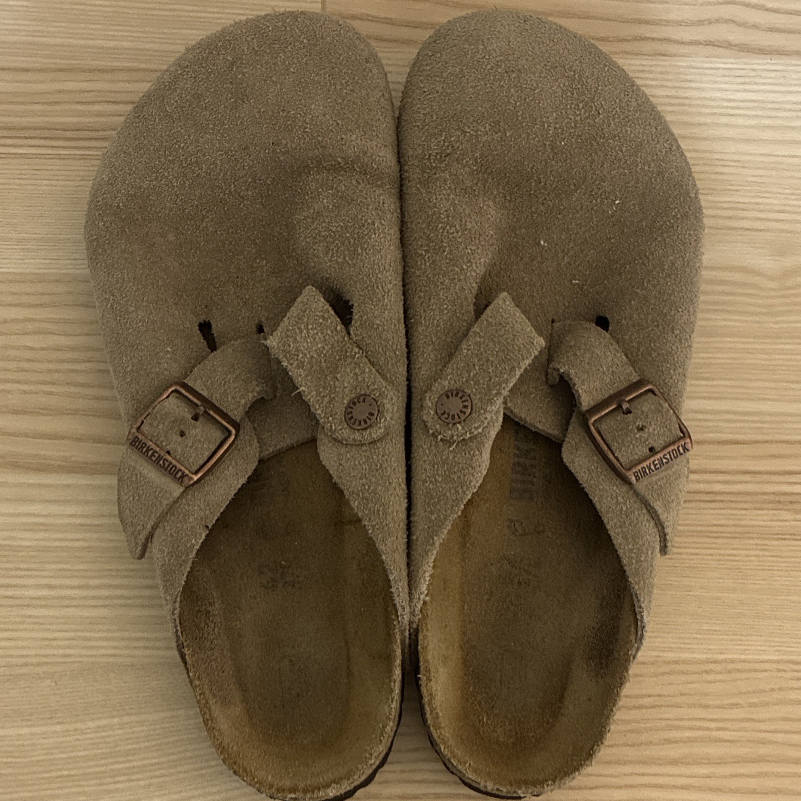 Birkenstock Boston Men’s Beige Suede Clog Sandal Adjustable Buckle US 9.5