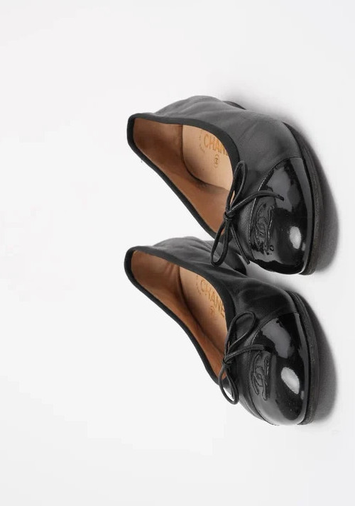 AUTH CHANEL BALLET”CC”FLAT LEATH CAP” PATENT SHOE SZ’ 40″ 1/2 RET$998 BARGAIN