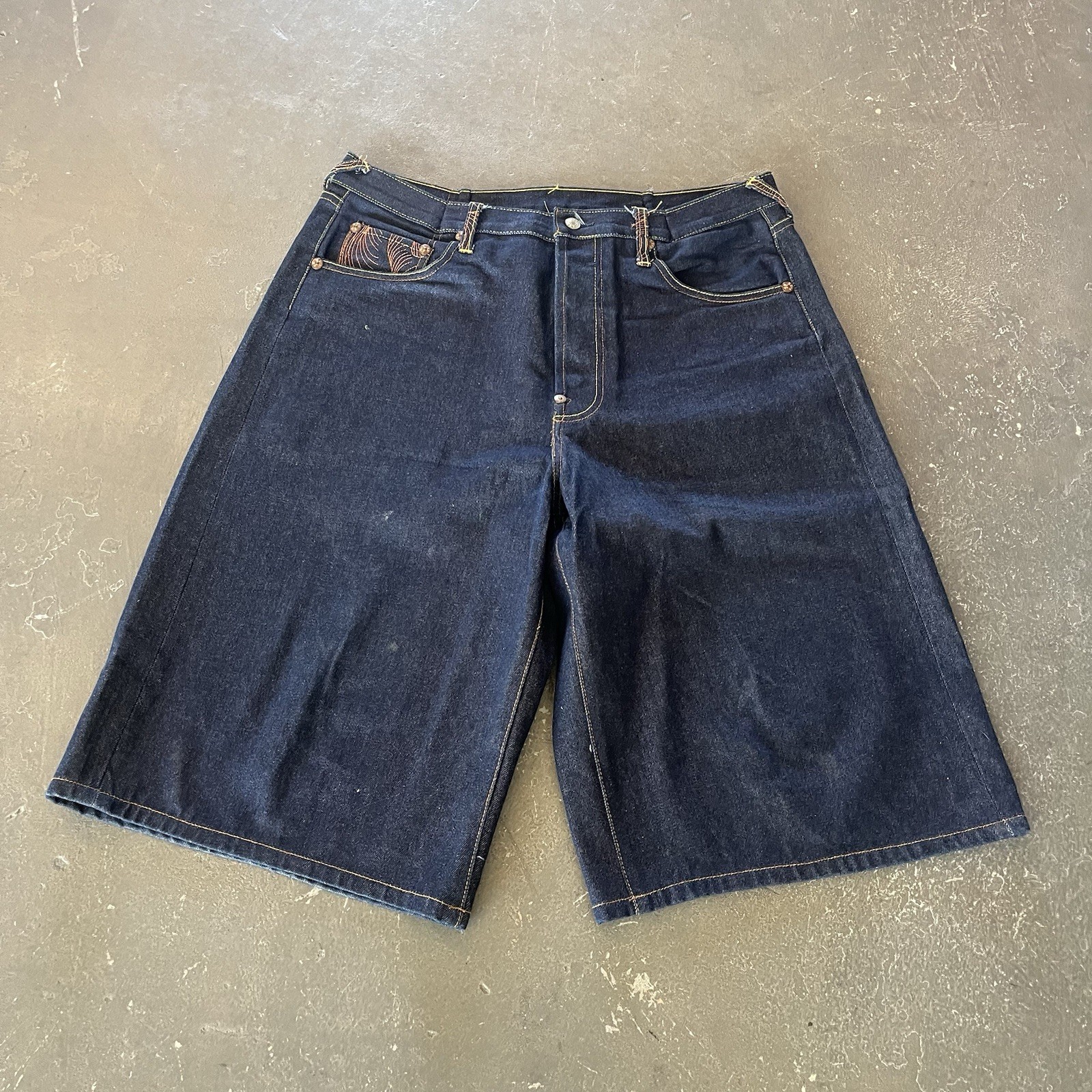 Vintage 2000’s Evisu Jeans dark denim shorts 36 x 15 READ DESCRIPTION