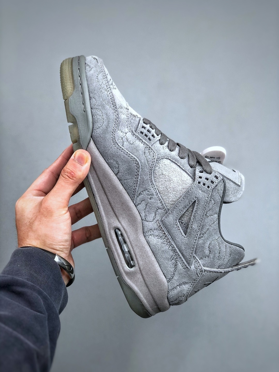 930155-003 New KAWS AJ4 Retro Cool Grey 2017 Men’s Size 4-13