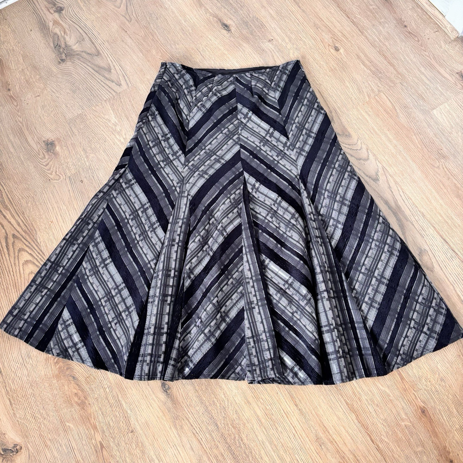 Marks & Spencer Vintage Y2K Skirt Fit 12 W30 Striped Grey Midi Whimsy Gothic