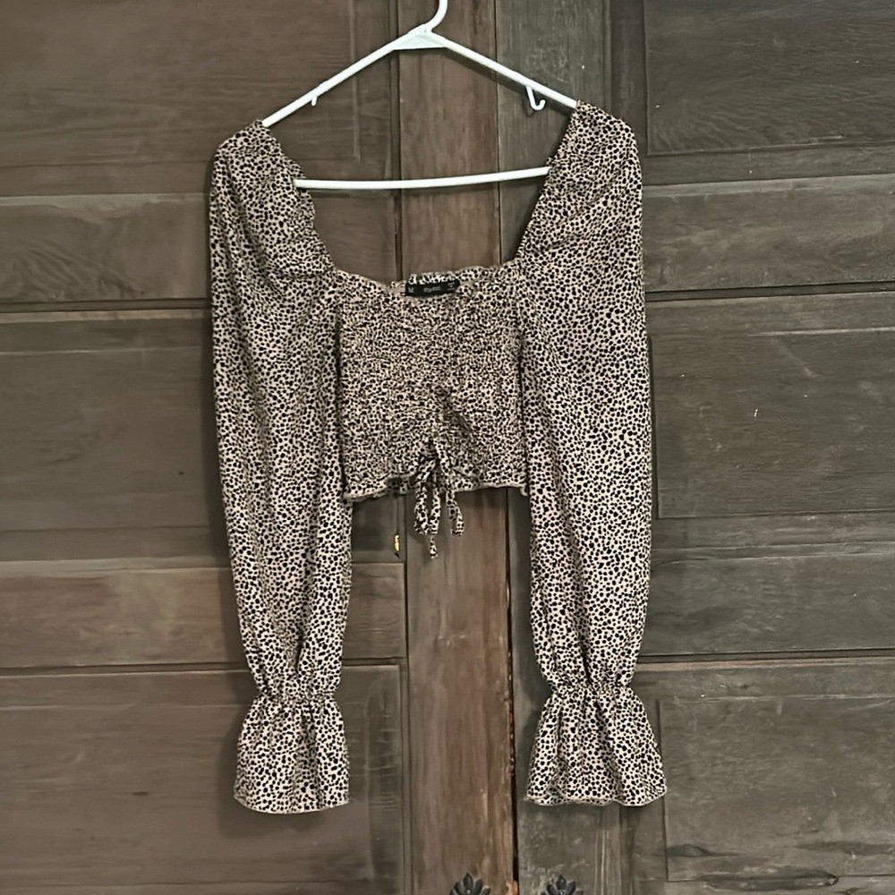 HESPERUS LONG SLEEVE ANIMAL PRINT CROPPED TOP SIZE MEDIUM