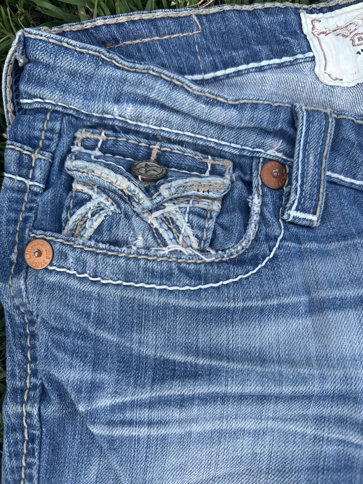 Ladies Big Star “LIV” Bootcut Jeans Size 27 Distressed Denim X 27 Inseam HOT!