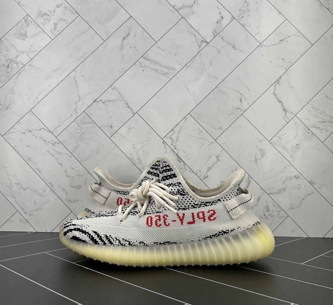 adidas Yeezy Boost 350 V2 Low Zebra Size 9.5 CP9654