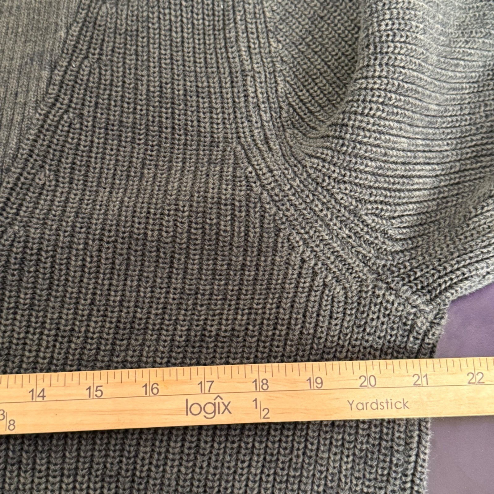 Vintage Eddie Bauer Men Henley Pullover Green Sweater Size M Distressed Chunky