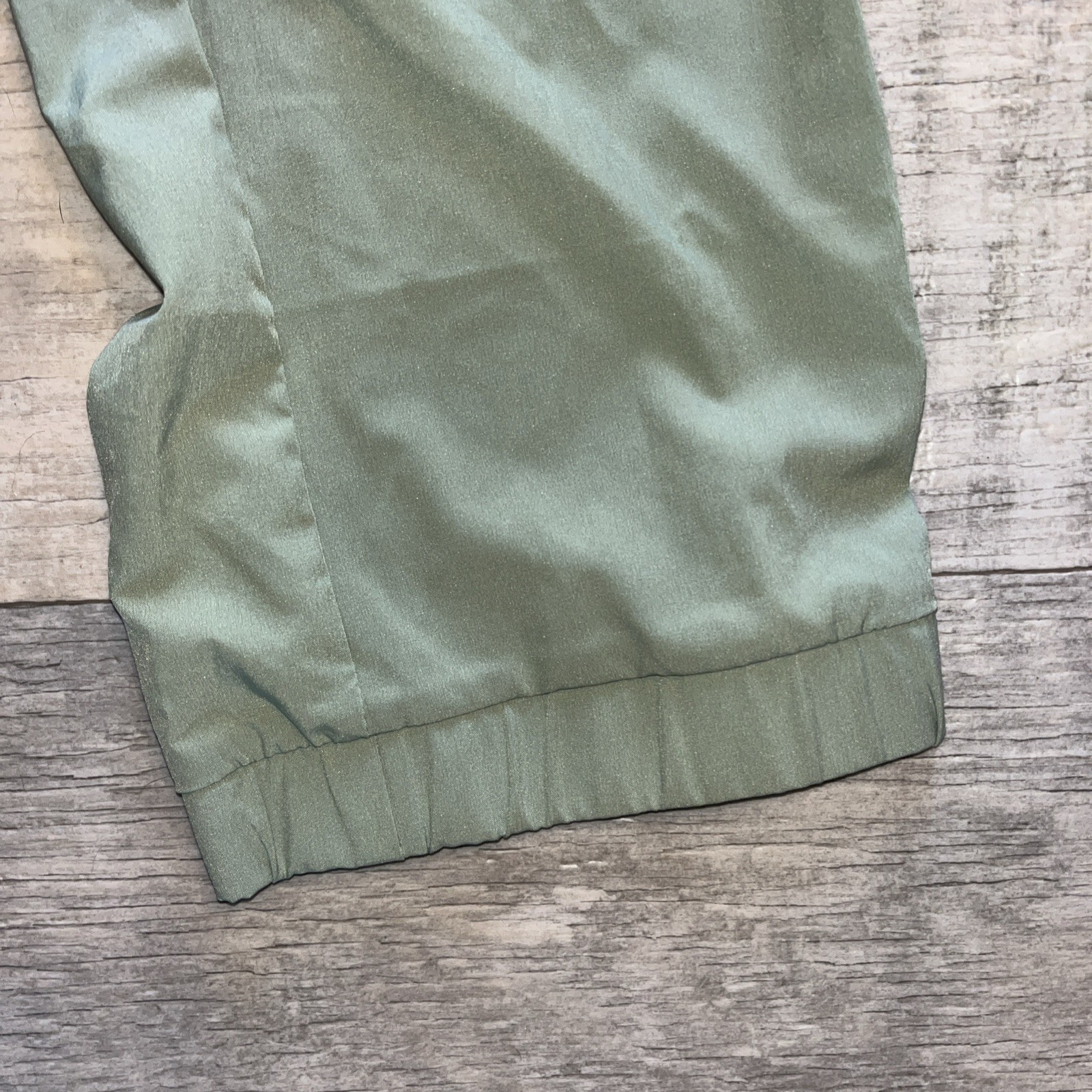 Woman’s Kyodan Capris Sage Featherweight Ultra-leger Pants G/L