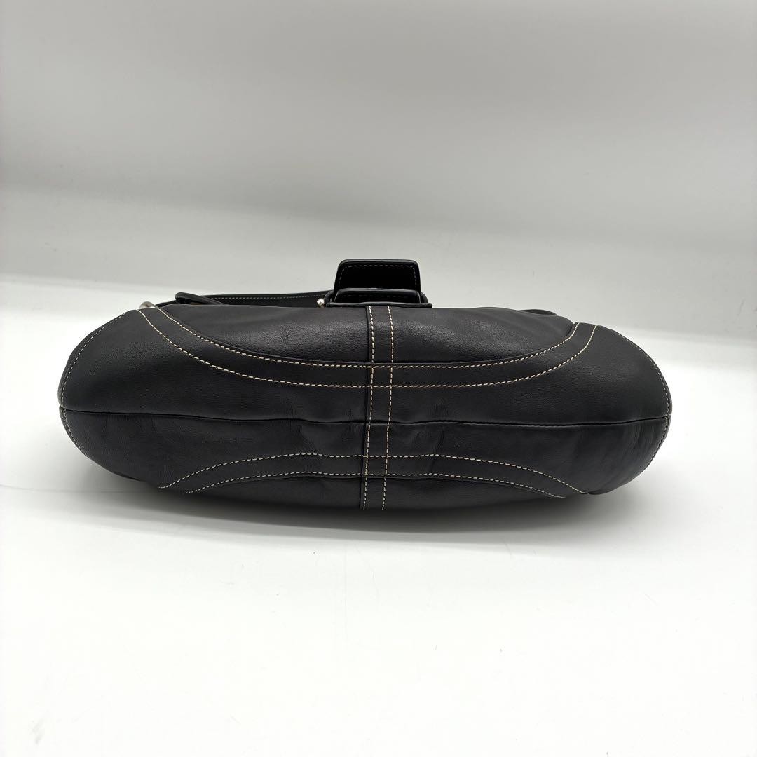 COACH Soho Hobo Shoulder Bag Black Leather Pre-Owned Charm Included 31x17x7 cm