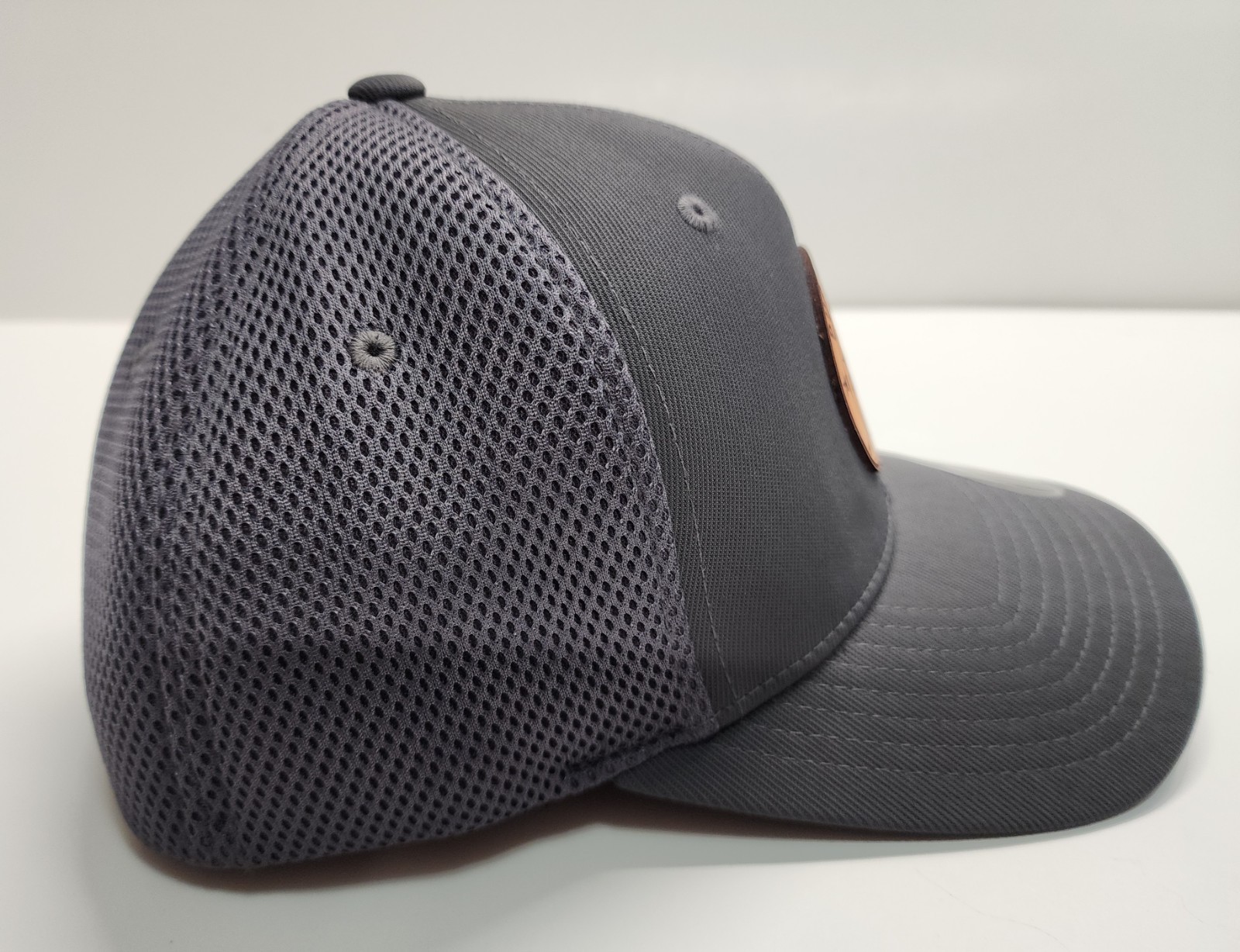 NEW-DALLAS COWBOYS Leather Patch Flex Fit Airmesh Cap Gray Size-S/M 6 3/4- 7 1/4