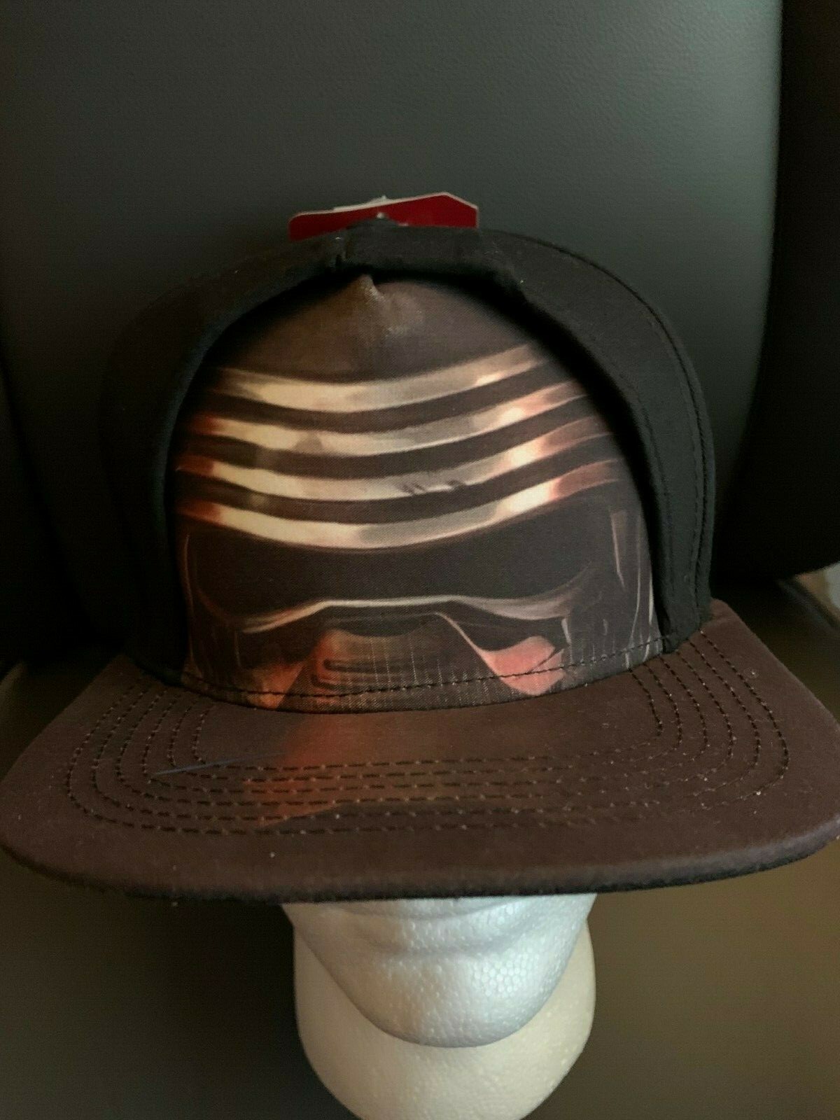 New with Tags NWT Star Wars Kylo Ren SnapBack Flat Brim Bill Hat OSFM