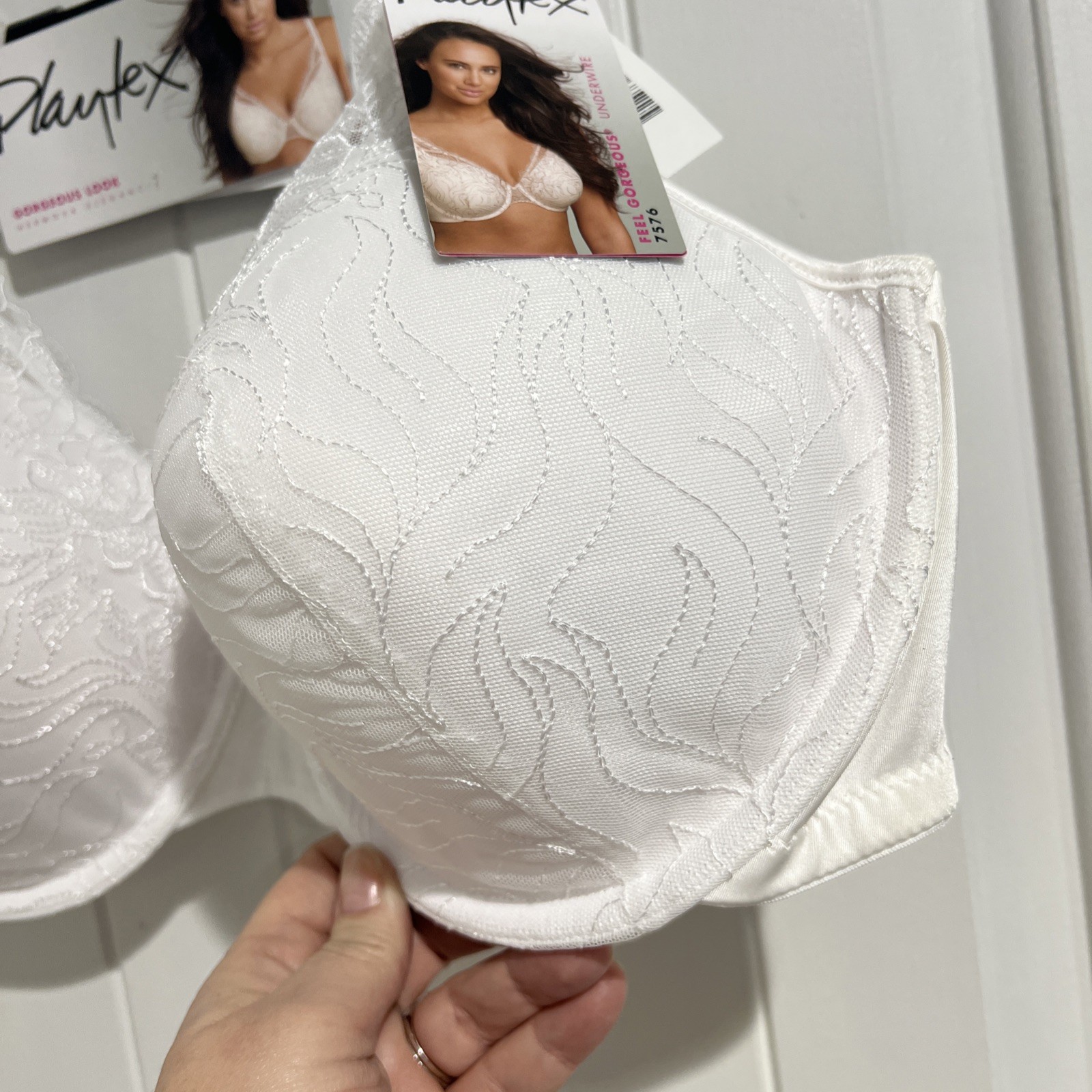 Playtex Gorgeous Lace Embroidered Underwire Support Bra White Style 7576 Sz 44D