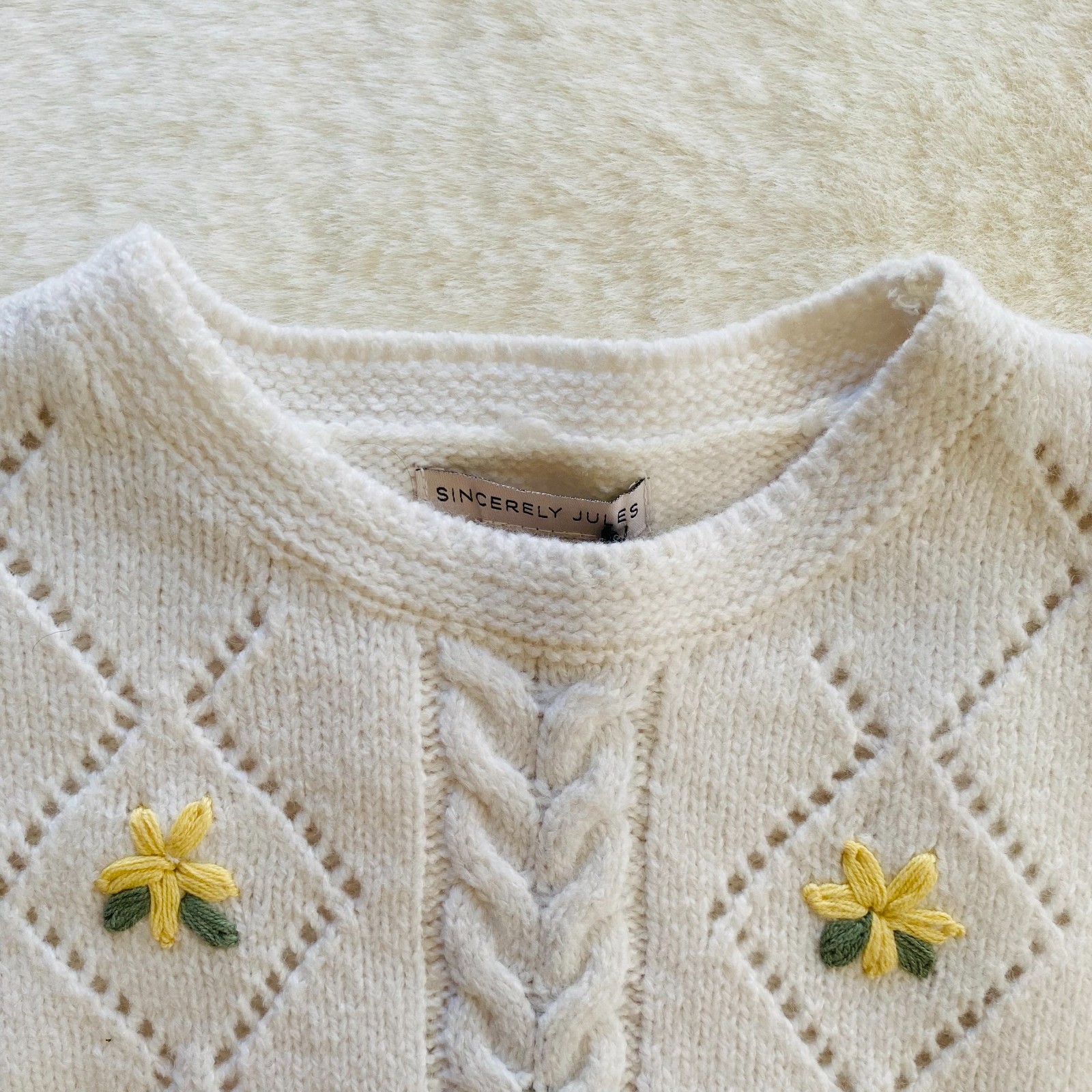 Sincerely Jules White Sweater Vest Sleeveless Sweater Flowers size Large