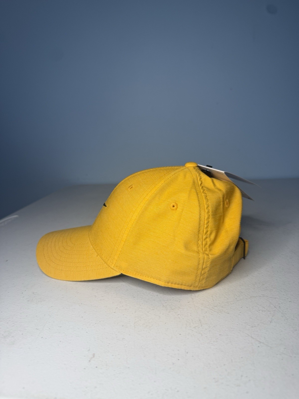 Nike Legacy91 Dri-Fit Golf Cap Adjustable Strapback CU9892-821 Yellow