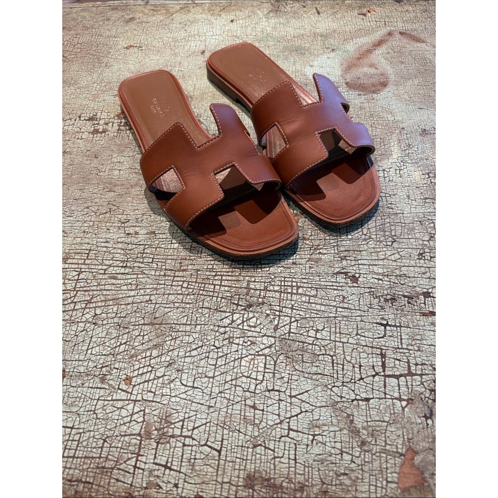 Hermès Oran Sandals Gold Brown Leather Slides EU 39 Authentic w Invoice