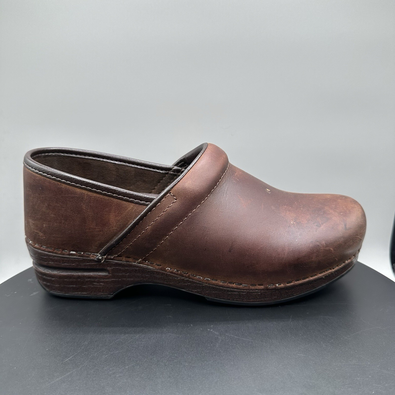 Dansko Leather Professional Clog Womens 40 Antique Brown Oiled
