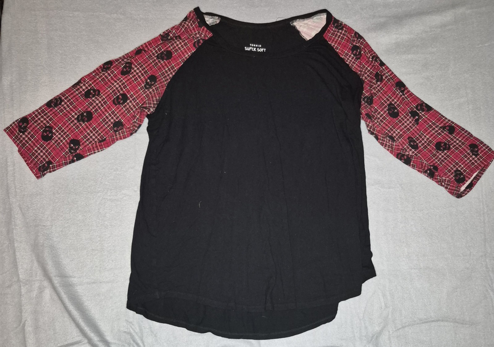 Torrid Floral Top T-Shirt Short Sleeve Goth Black Multi Skull Size Plus 3