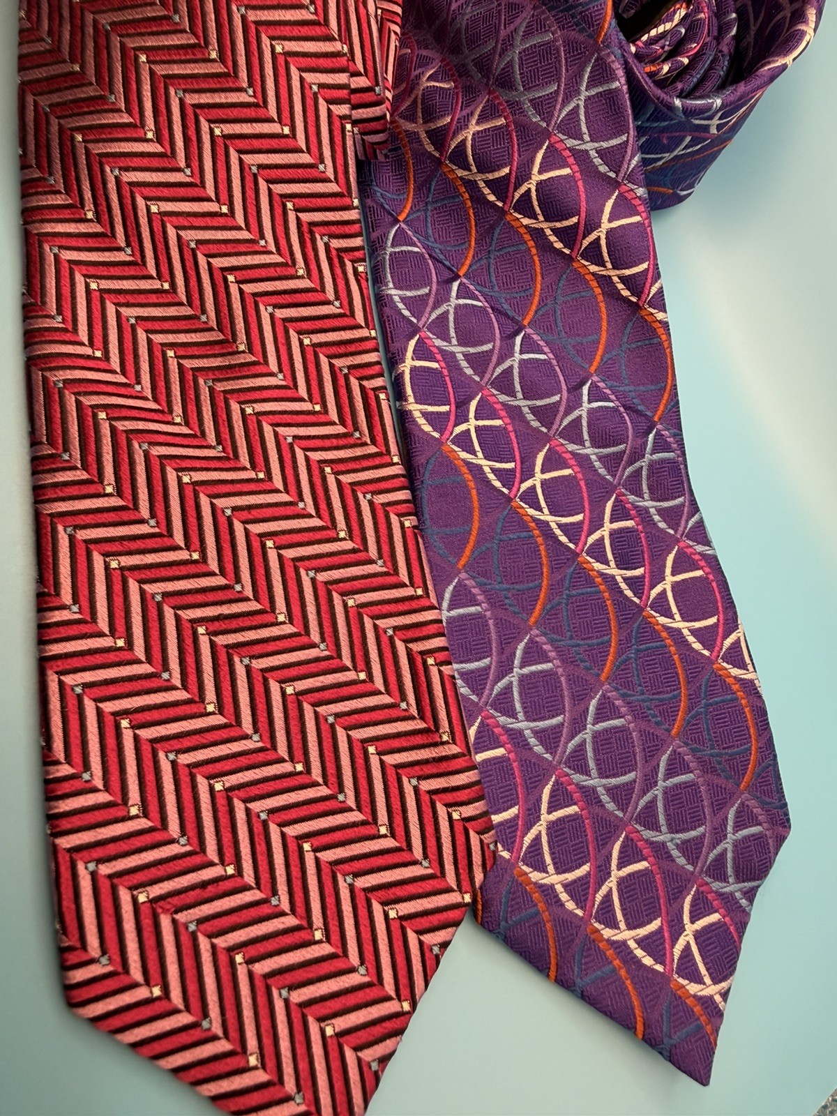 Paul Fredrick Silk Tie Necktie Purple Club Crest Heraldic Made in Italy 58×3.25