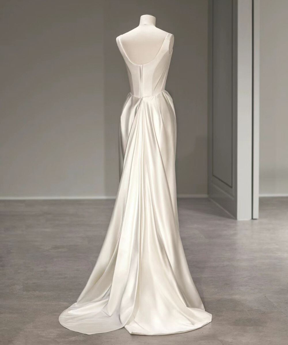 Satin Sheath Wedding Dresses Scoop Neck Pleats Backless Bridal Gown Custom Made