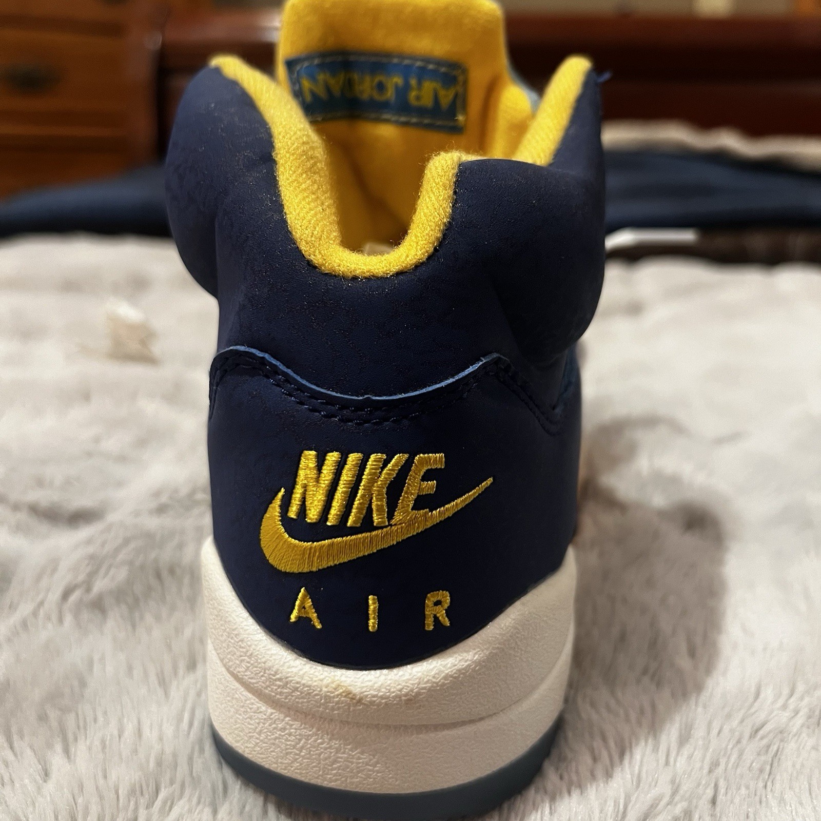 Air Jordan 5 Marquette MU PE Style Navy Yellow Nike Air Sz 7 Custom