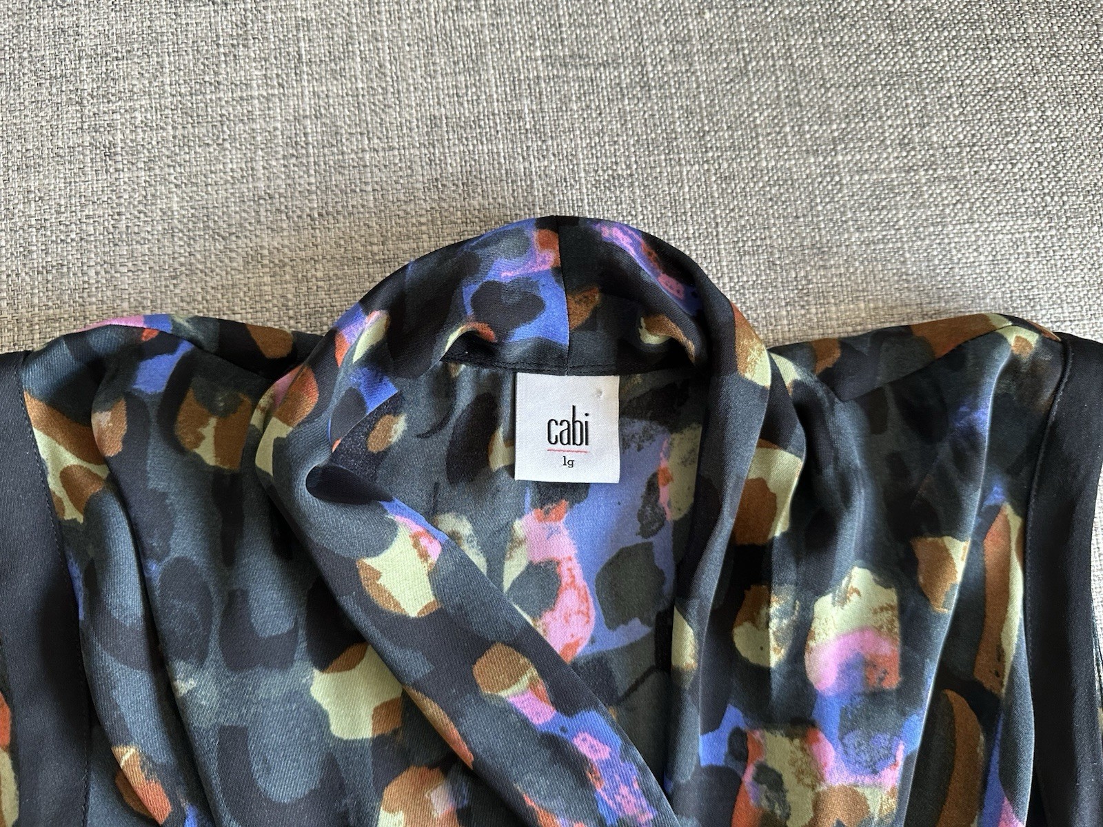 CAbi Blouse Womens Black Multicolor Abstract V-Neck Pullover Sleeveless L