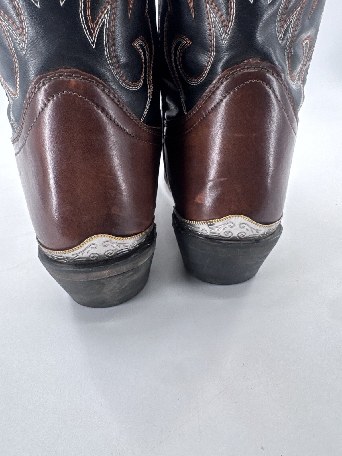 Laredo Men’s 28-2464 Nashville Leather Cowboy Boot Size 7 EW Peanut