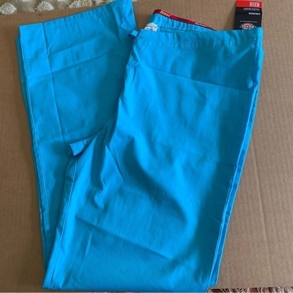 DICKIES SCRUBS.NWT.XS.Unisex. Bottoms.Cotton/Poly blend. Back pocket. Turquoise.